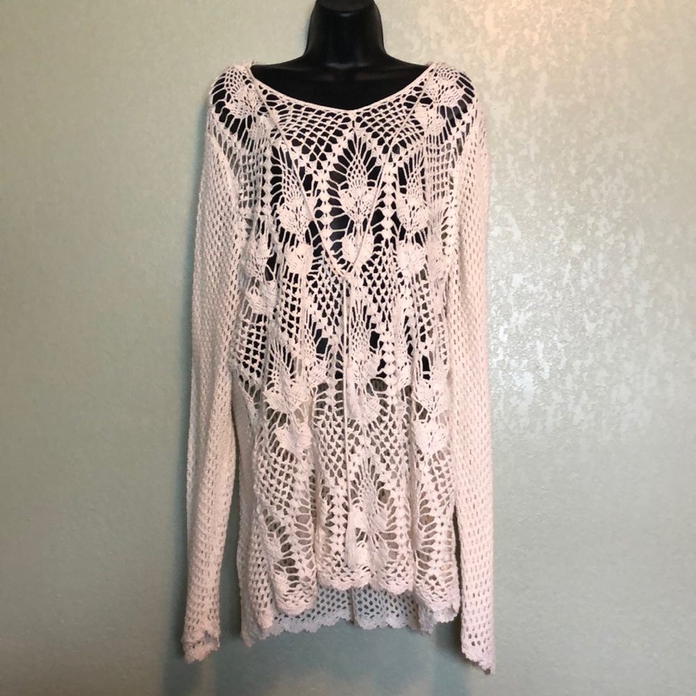 Women’s Plus Ivory Lace Hooded Top